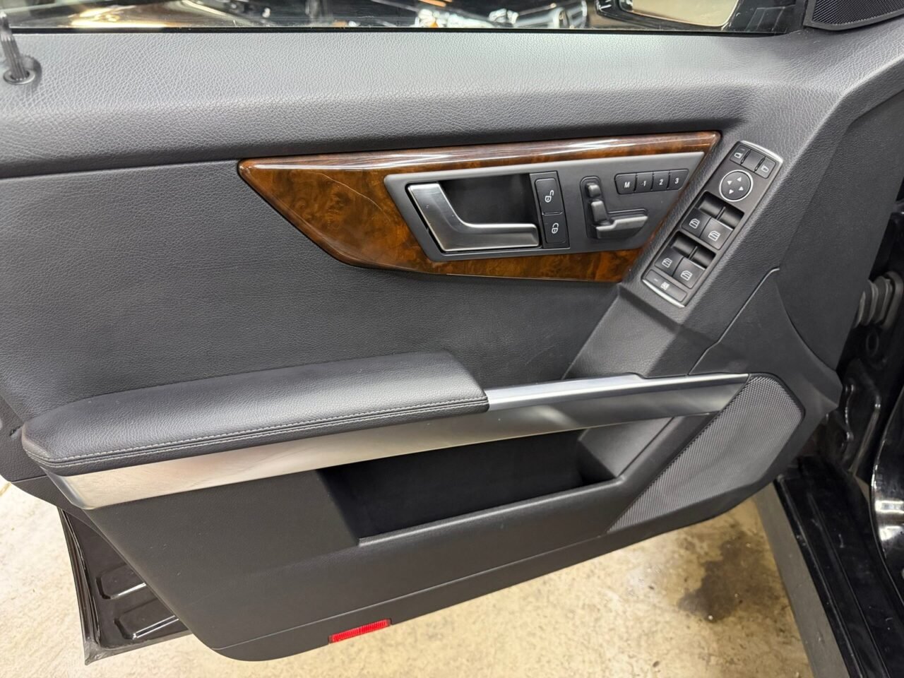 WDCGG8JBXEG244871 photo 13